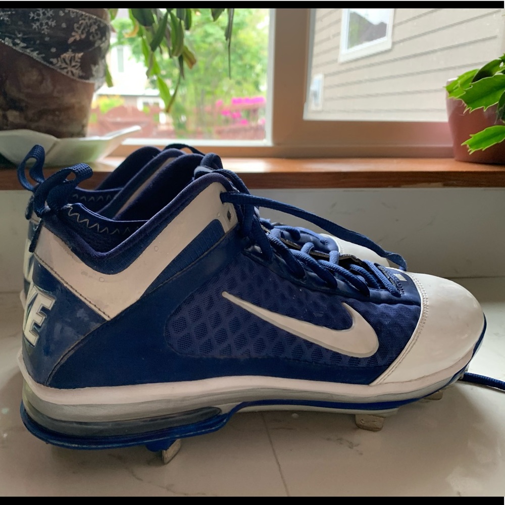 Men Base Ball Shoes - image 1